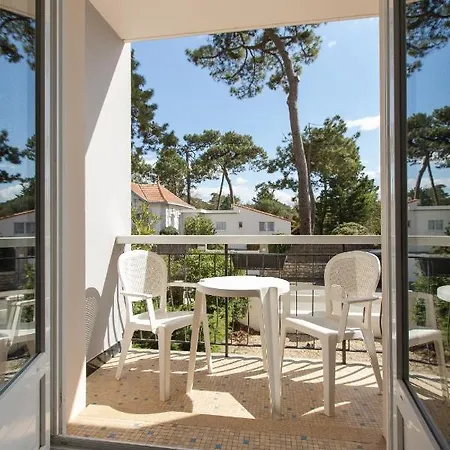 De La - Hotel 3*