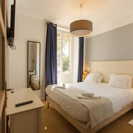 Hotel De La - 3*