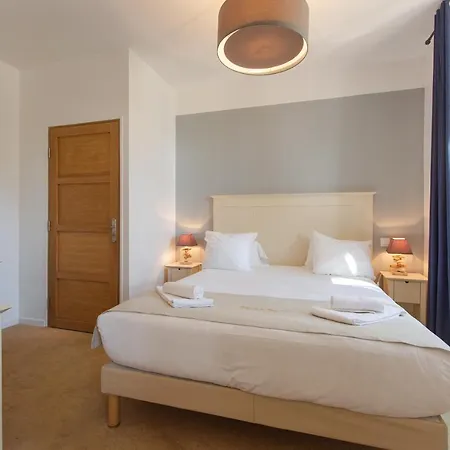 De La - Reouverture Apres Renovations Szálloda 3*