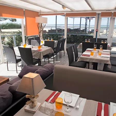 De La - Reouverture Apres Renovations Hotel 3*