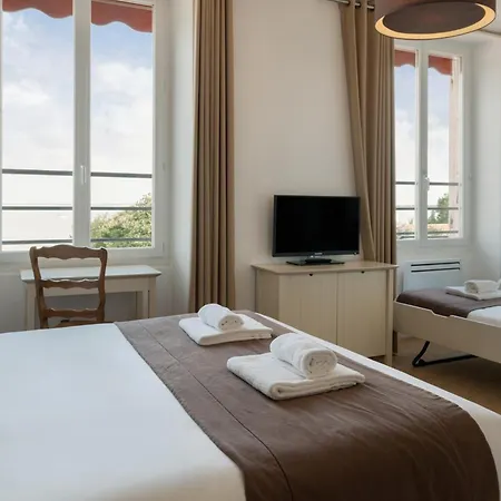 Hotel De La - 3*