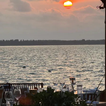 De La - Reouverture Apres Renovations Hotel 3*