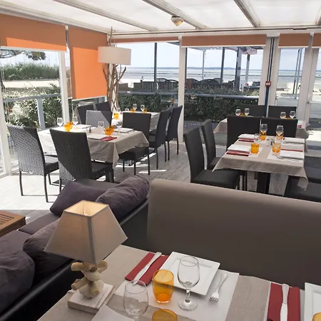 Szálloda De La - Reouverture Apres Renovations