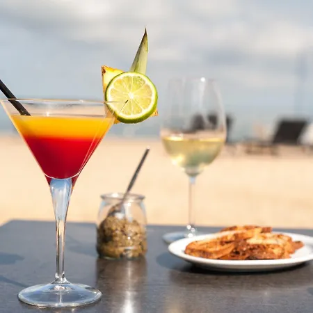 Szálloda De La - Reouverture Apres Renovations