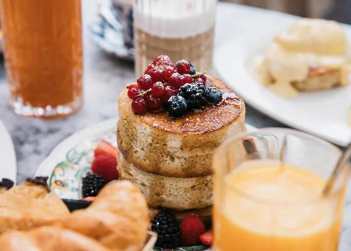 De La - Reouverture Apres Renovations Hotel 3*