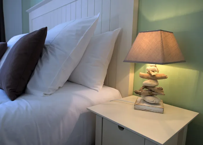 De La - Reouverture Apres Renovations Hotel 3*